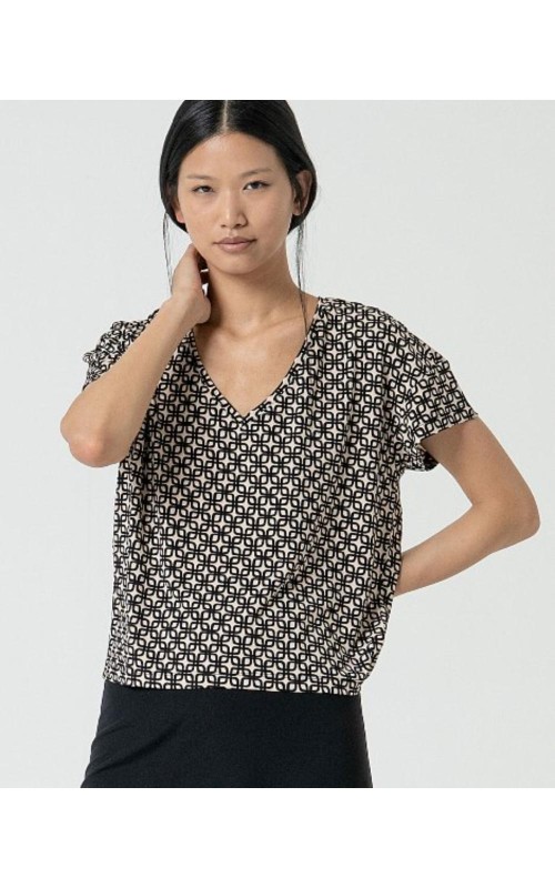 CAMISETA MUJEWR CUELLO PICO MANGA SURK PICO 