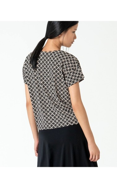 CAMISETA MUJEWR CUELLO PICO MANGA SURK PICO 