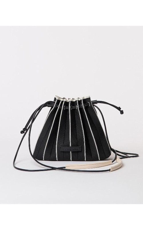 BOLSO PLISADO PUNTO NEGRO SURK 
