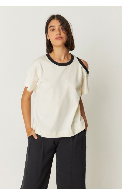 CAMISETA MUJER FLUIDA HOMBRO CAIDO SKFK 