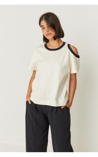 CAMISETA MUJER FLUIDA HOMBRO CAIDO SKFK 