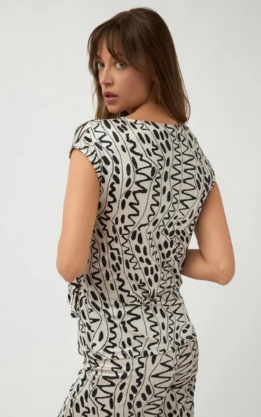CAMISETA ESTAMPADA FRUNCIDO BARI CASUAL 
