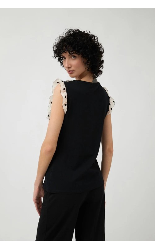 CAMISETA LISA DETALLE VOLANTE BARI CASUAL 