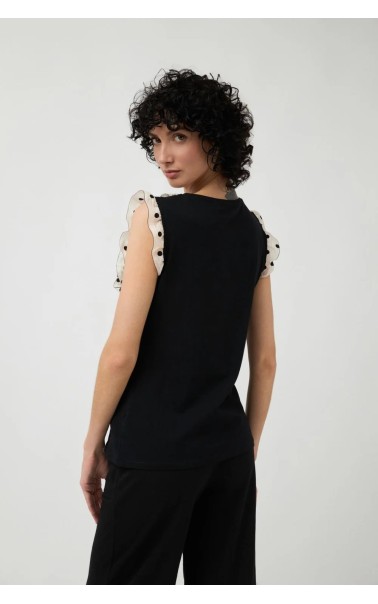 CAMISETA LISA DETALLE VOLANTE BARI CASUAL 