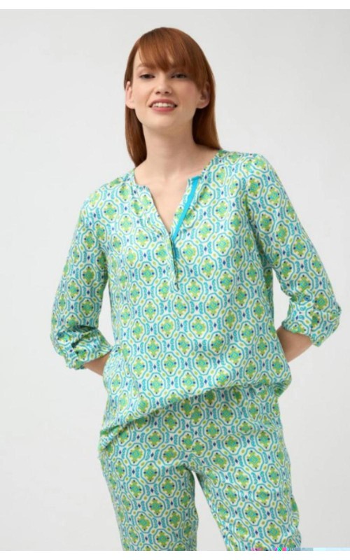 BLUSA ESTAMPADA CON BOTONES OCULTOS TINT CASUAL 