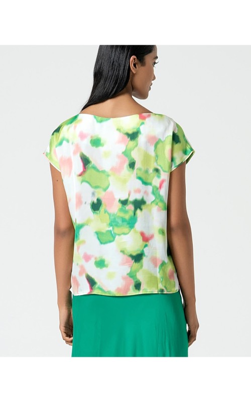 BLUSA SATINADA CUELLO BARCO ESTAMPADA SURK 