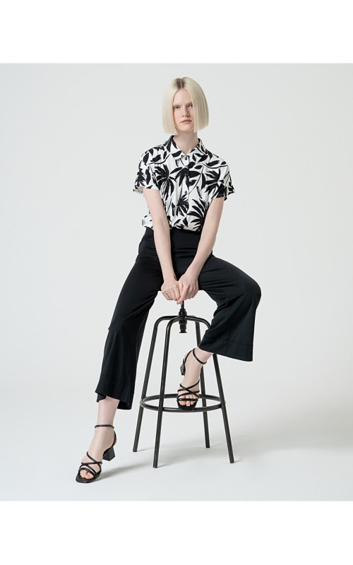 PANTALON MUJER CROPPED LISO SURK 